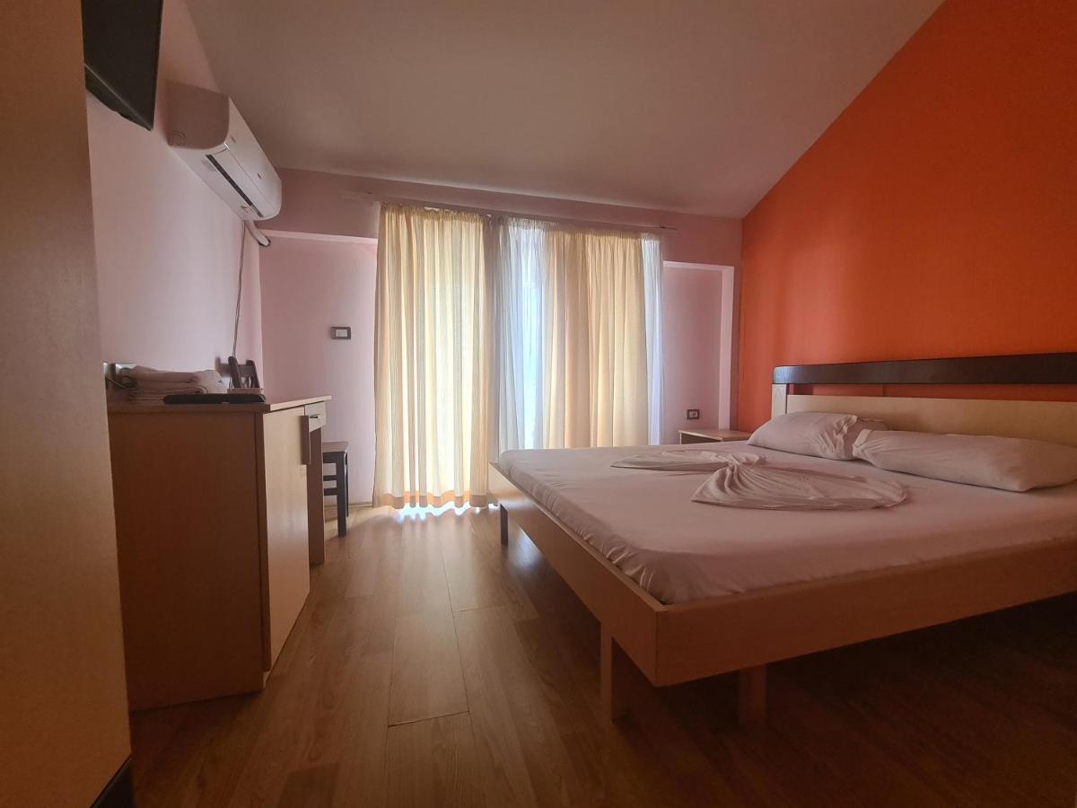 Hotel Kukesi Lini Exterior foto